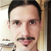 Laureato in filosofia, docente di italiano per stranieri impartisce ripetizioni in materie umanistiche, inglese e musica, per scuole medie e superiori